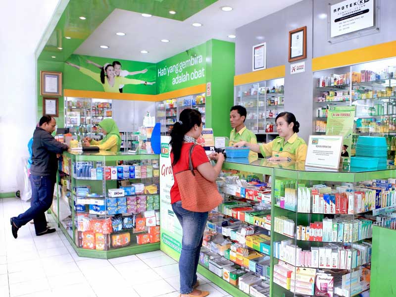 Kesugihan Sehat & Cantik: Apotek yang Menyatu dengan Kehidupan Warga Cilacap